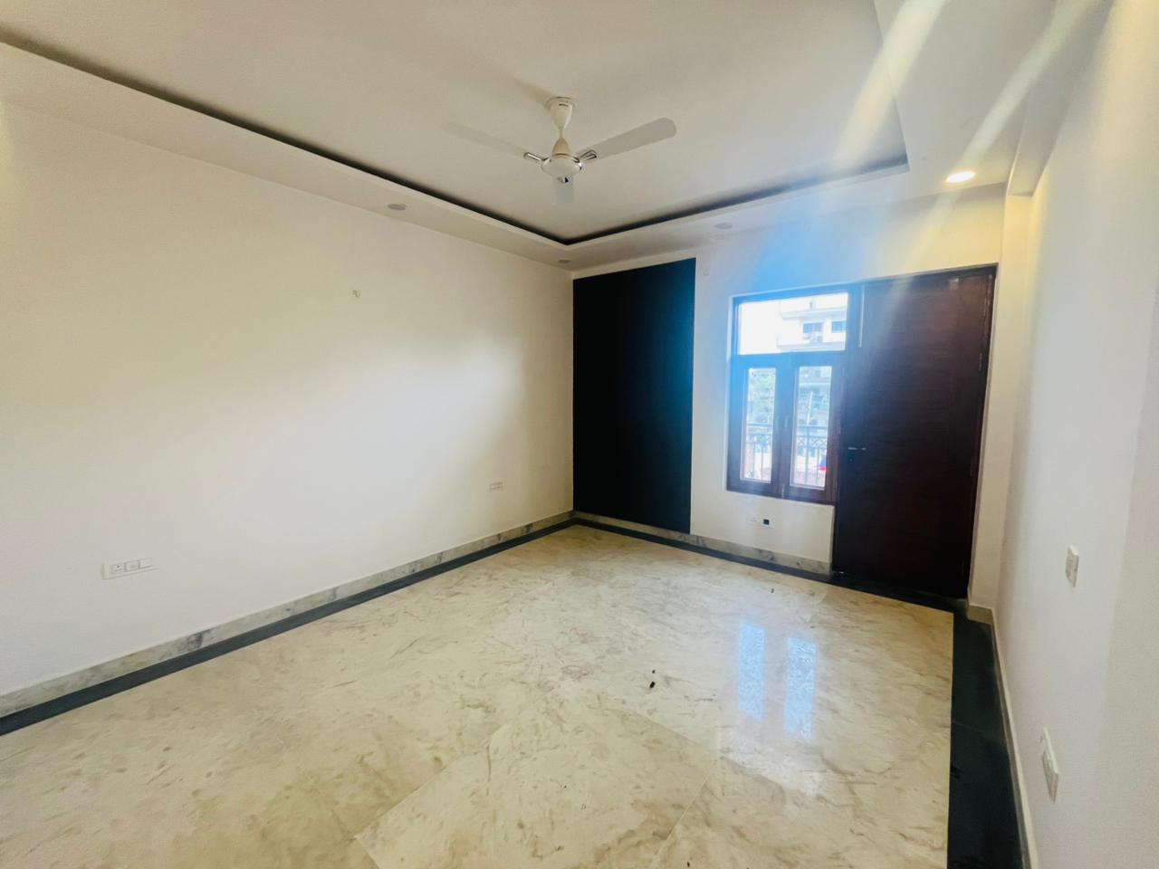 4 BHK + Extra Room Builder Floor For Sale in 4bhk Builder Floor 