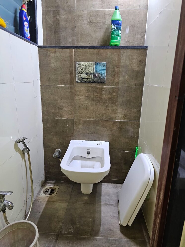 Bathroom, shivkrupa-chs-mira-bhayandar 1 RK 226 Sq.Ft. Apartment In Mira Road Thane 8083250