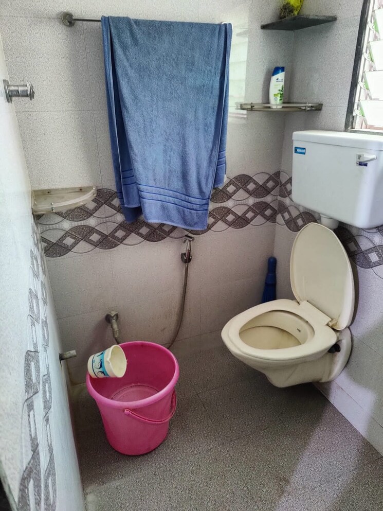 Bathroom, kurla west 2 Bedroom 980 Sq.Ft. Apartment In Kurla West Mumbai 8083243