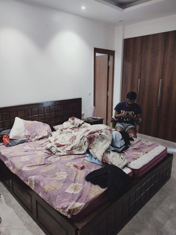 Bedroom in 3 BHK Builder Floor at DLF City Gurgaon, Sector 27 – for Rent