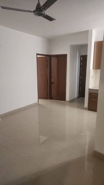 Room in 3 BHK Apartment at ROF Amaltas, Sector 92 – for Rent