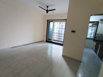 Room in 3 BHK Apartment at Gala Pride Palms, Kolshet Road – for Rent