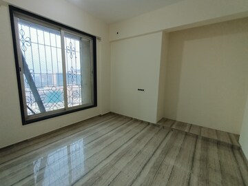 Room in 3 BHK Apartment at Gala Pride Palms, Kolshet Road – for Rent