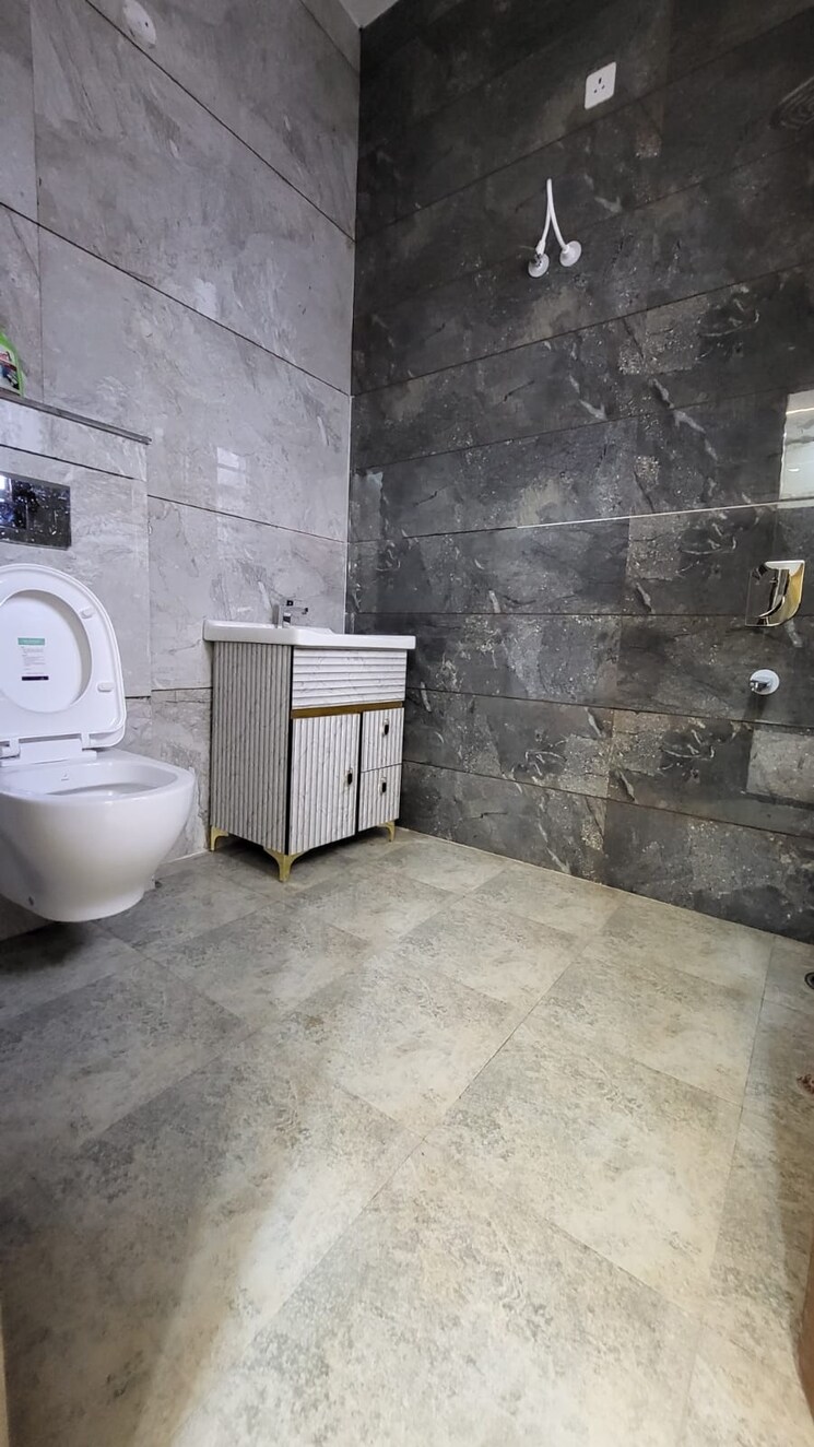 Bathroom, sector 123 2.5 Bedroom 999 Sq.Ft. Villa In Sector 123 Mohali 8083308