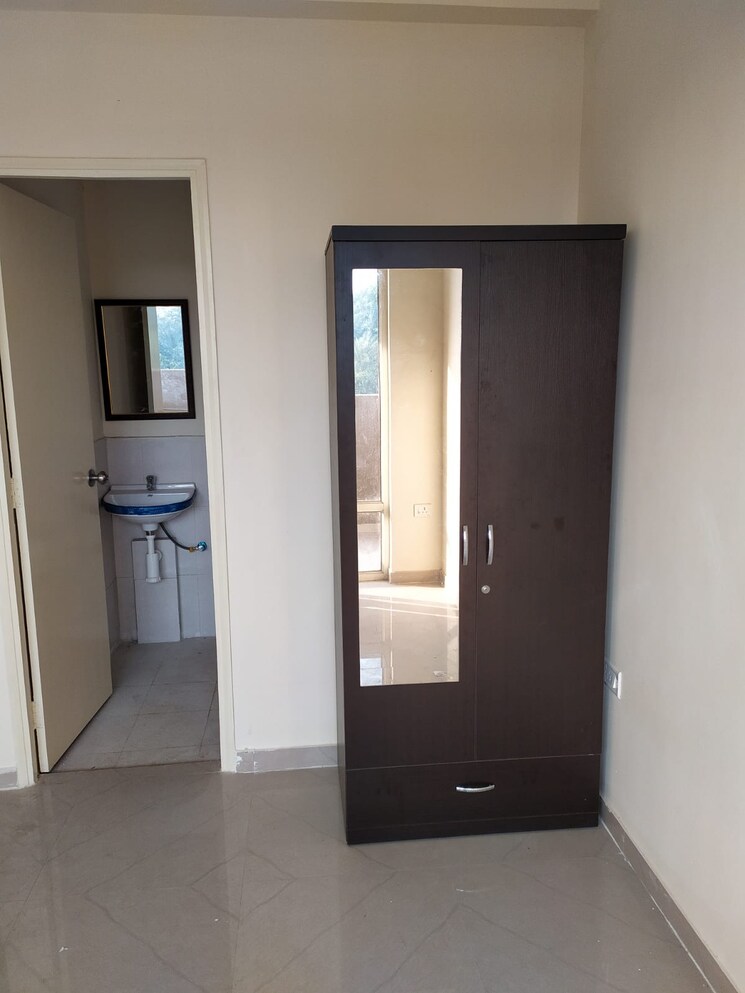 Room, pyramid-urban-homes 2 Bedroom 625 Sq.Ft. Apartment In Sector 70a Gurgaon 8083280