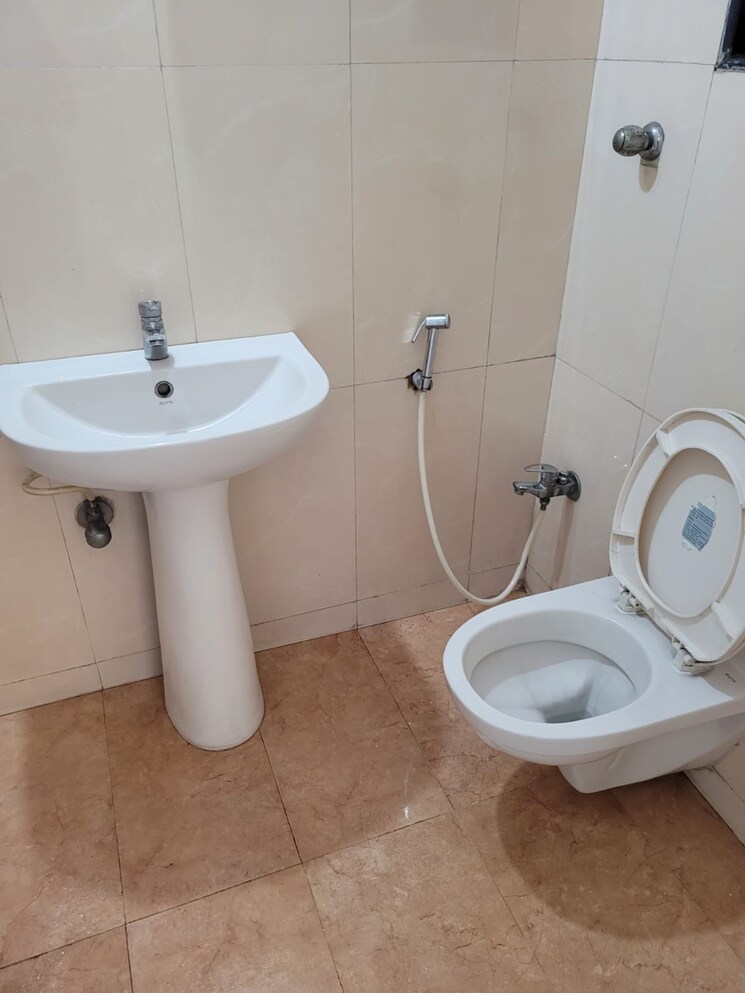 Bathroom, devashree-park 3 Bedroom 1200 Sq.Ft. Apartment In Sandoz Baug Thane 8083330