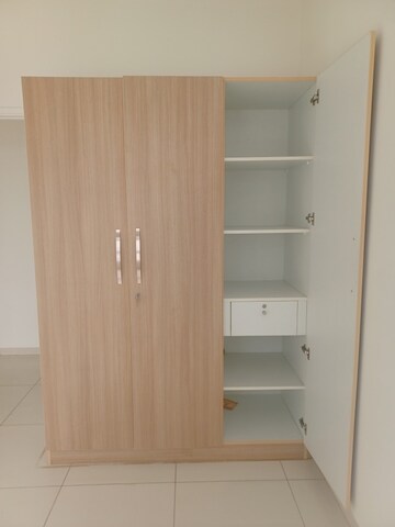 Furnished Amenities in 3 BHK Apartment at Godrej Aqua, International Airport Road – for Rent