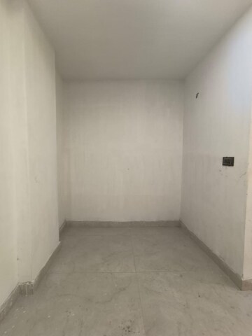 Room in 4 BHK Builder Floor at Green Fields Colony – for Rent