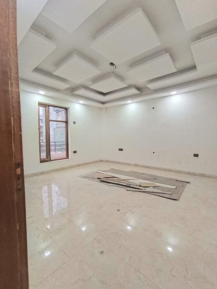 Room, green fields colony 4 Bedroom 4050 Sq.Ft. Builder Floor In Green Fields Colony Faridabad 8083327