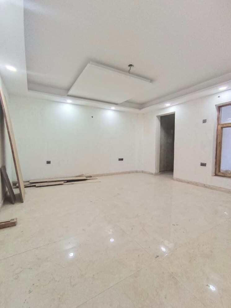 Room, green fields colony 4 Bedroom 4050 Sq.Ft. Builder Floor In Green Fields Colony Faridabad 8083327