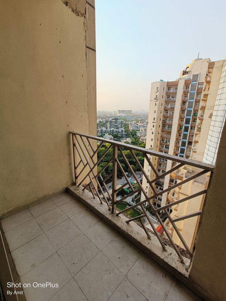 Balcony, amrapali-eden-park 4 Bedroom 2450 Sq.Ft. Apartment In Sector 50 Noida 8083376