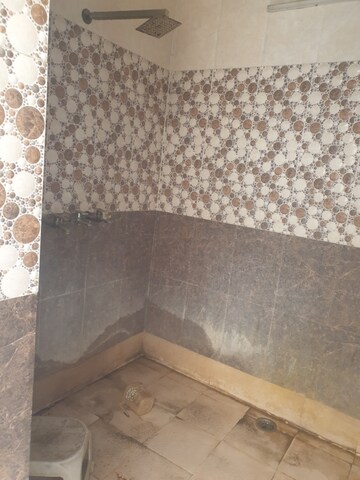 Swimming Pool in 4 BHK Independent House at Sector 16 – for Rent