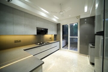 Room in 4 BHK Builder Floor at Ansal Sushant Lok I, Sector 43 – for Rent