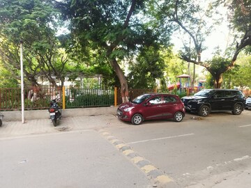 Parking in 2 BHK Builder Floor at Sector 44 – for Rent