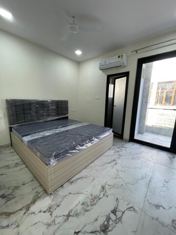 Bedroom in 3 BHK Builder Floor at Signature Tower Sector 30, Sector 30 – for Rent
