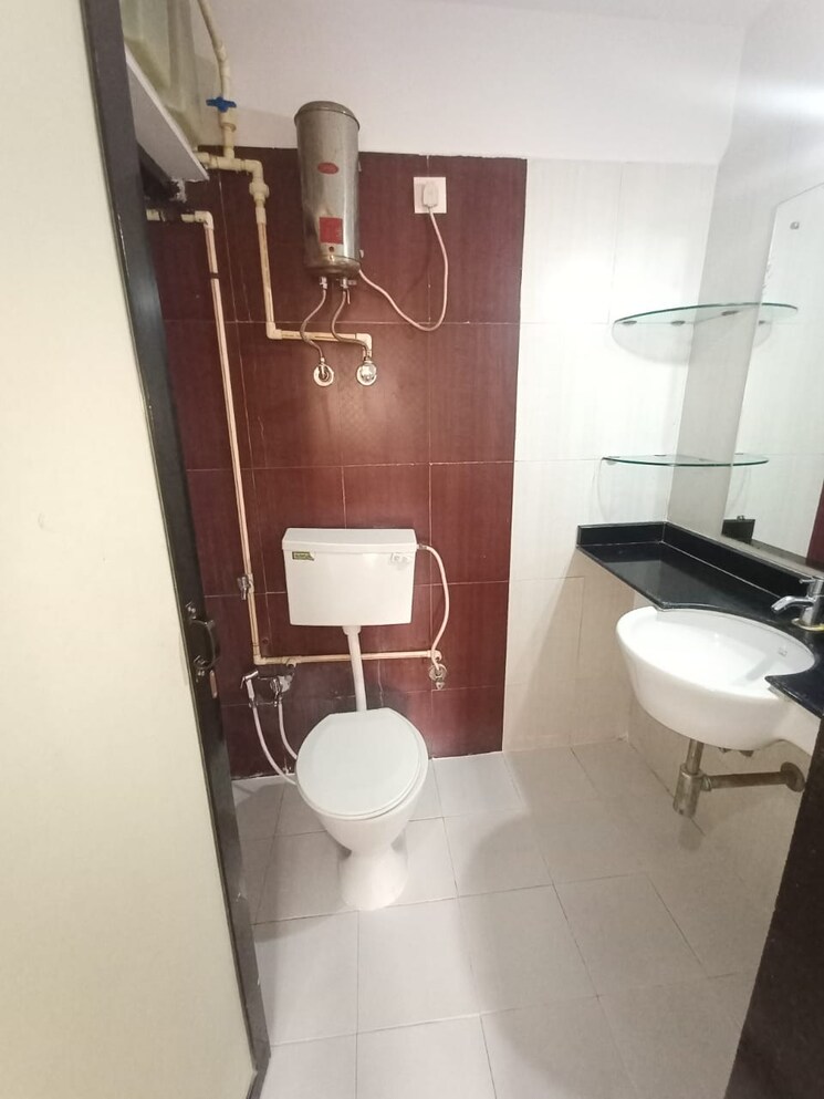 Bathroom, vastulabh-chs 3 Bedroom 1050 Sq.Ft. Apartment In Andheri East Mumbai 8083606
