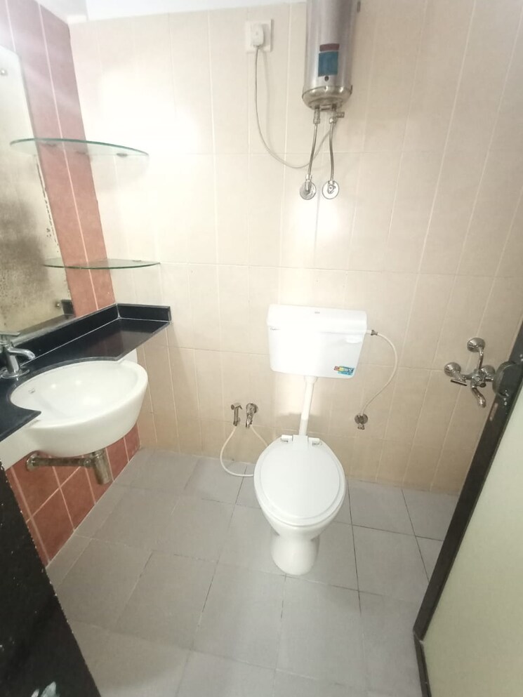 Bathroom, vastulabh-chs 3 Bedroom 1050 Sq.Ft. Apartment In Andheri East Mumbai 8083606