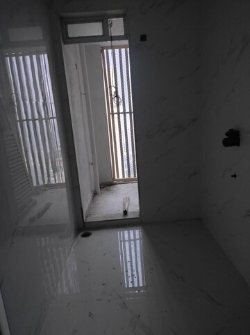 Room in 4 BHK Apartment at Satyam Imperial Heights, Ghansoli – for Sale