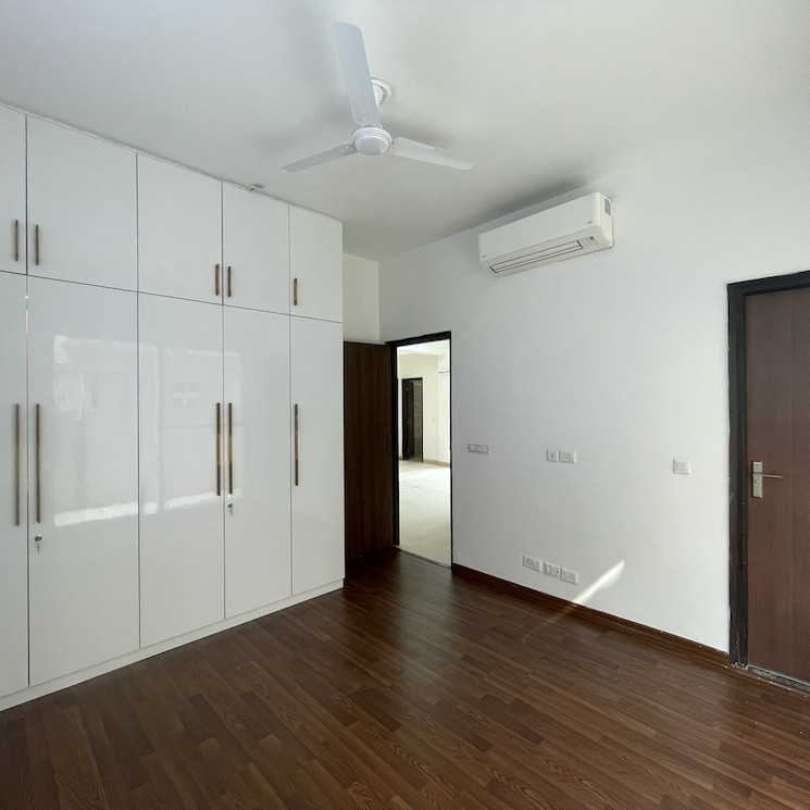 Room, bptp-amstoria 3 Bedroom 2229 Sq.Ft. Builder Floor In Sector 102 Gurgaon 8083612