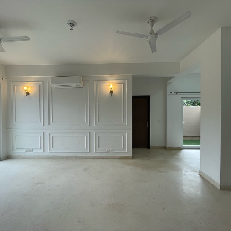 Room, bptp-amstoria 3 Bedroom 2229 Sq.Ft. Builder Floor In Sector 102 Gurgaon 8083612