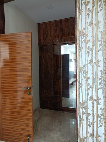 Room in 5 BHK Villa at Noble Residency Plot, Bannerghatta – for Sale