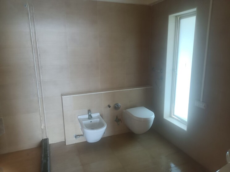 Bathroom, queens-court-worli 4 Bedroom 2500 Sq.Ft. Penthouse In Worli Mumbai 8083649