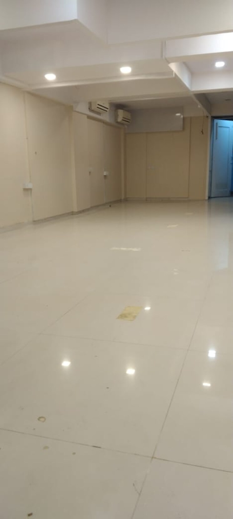Common Area, andheri west Commercial Warehouse 1000 Sq.Yd. In Andheri West Mumbai 8083635