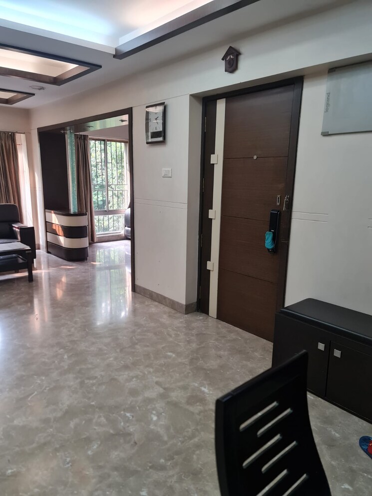 Room, lake market 3 Bedroom 2100 Sq.Ft. Builder Floor In Lake Market Kolkata 8083669