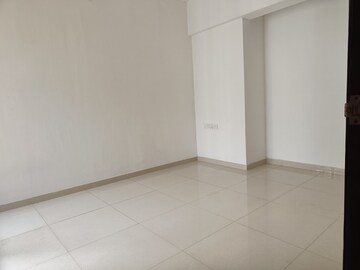 Room in 1 BHK Apartment at Runwal Eirene, Balkum Pada – for Sale
