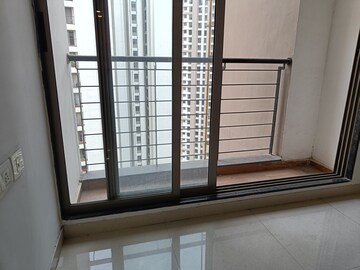 Room in 1 BHK Apartment at Runwal Eirene, Balkum Pada – for Sale