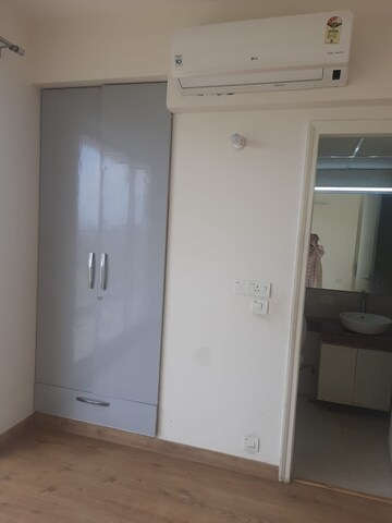 Room in 3 BHK Apartment at Bestech Park View Sanskruti, Sector 92 – for Rent