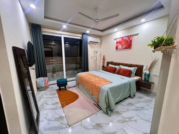 Bedroom in 3 BHK Builder Floor at Sector 44 – for Rent