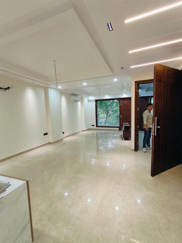 Room in 3 BHK Builder Floor at Ansal Sushant Lok I, Sector 43 – for Rent