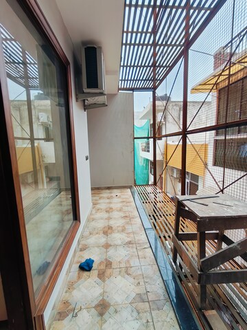 Balcony in 3 BHK Builder Floor at Ansal Sushant Lok I, Sector 43 – for Rent