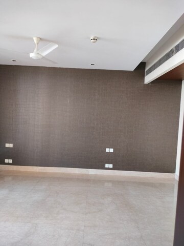 Room in 4 BHK Apartment at Salcon The Verandas, Sector 54 – for Rent