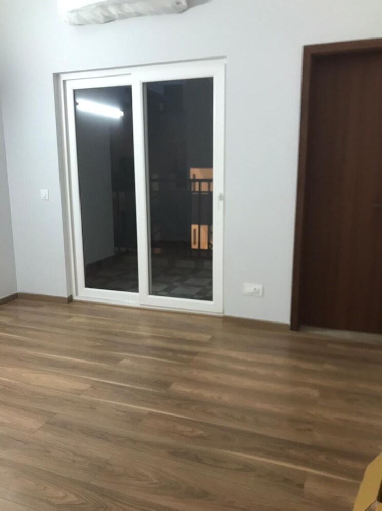 Room, one-indiabulls 4 Bedroom 3420 Sq.Ft. Apartment In Sector 104 Gurgaon 8083789