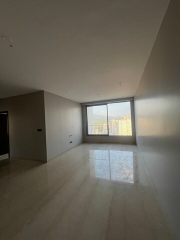 Room in 6 BHK Apartment at Oberoi Sky City, Borivali East – for Sale