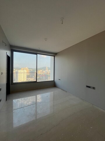 Room in 6 BHK Apartment at Oberoi Sky City, Borivali East – for Sale