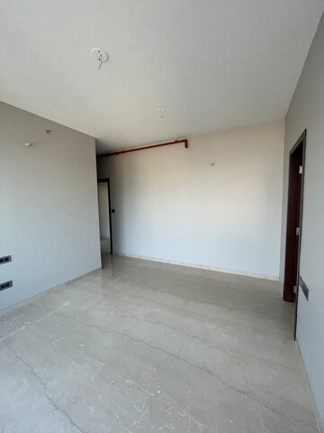 Room in 6 BHK Apartment at Oberoi Sky City, Borivali East – for Sale