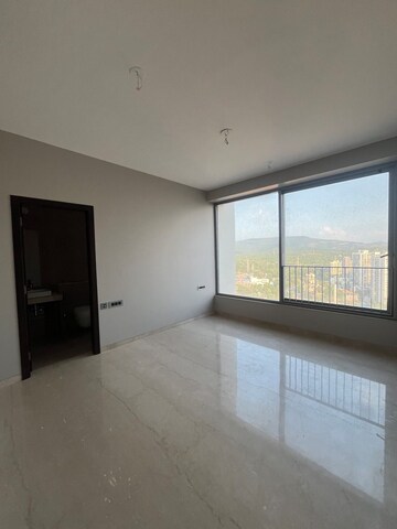 Room in 6 BHK Apartment at Oberoi Sky City, Borivali East – for Sale