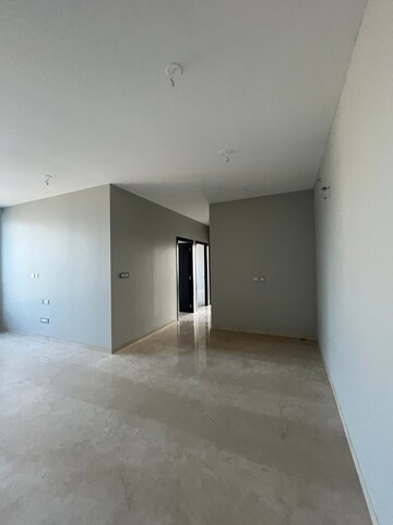 Room in 6 BHK Apartment at Oberoi Sky City, Borivali East – for Sale