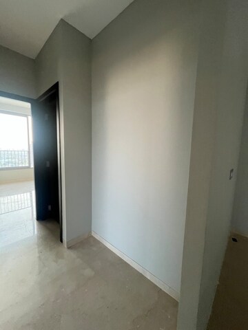 Room in 6 BHK Apartment at Oberoi Sky City, Borivali East – for Sale