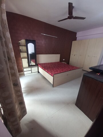 Room in 2 BHK Apartment at Omaxe Heights, Sector 86 – for Rent