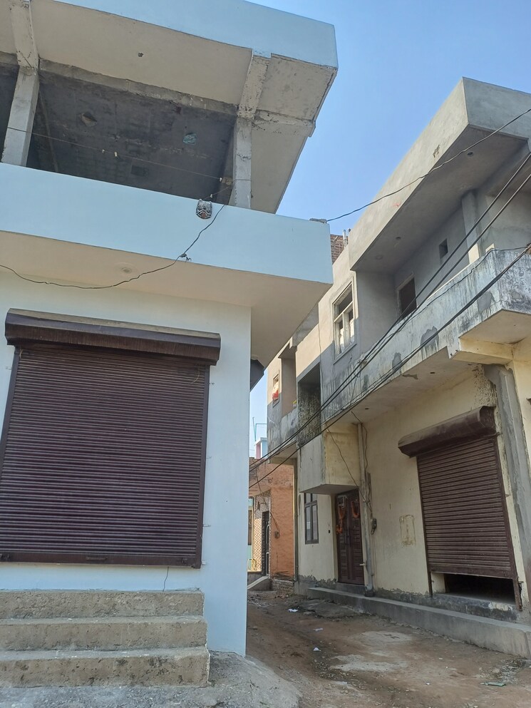 undefined, dheeraj nagar  143 Sq.Yd. Plot In Dheeraj Nagar Faridabad 8083841