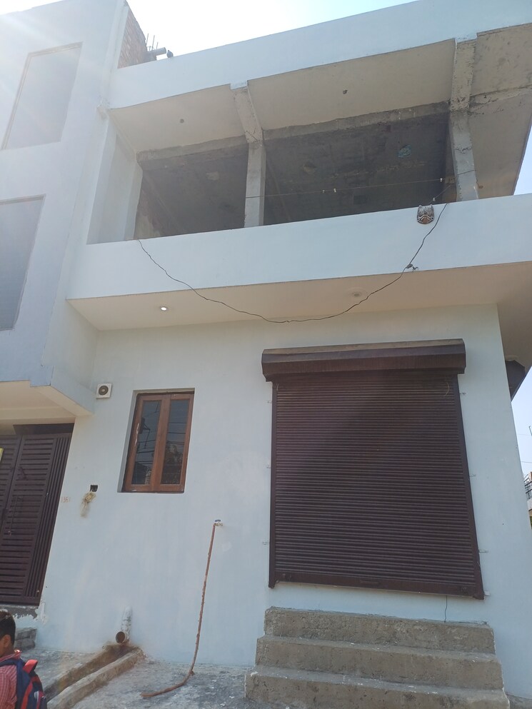 undefined, dheeraj nagar  143 Sq.Yd. Plot In Dheeraj Nagar Faridabad 8083841