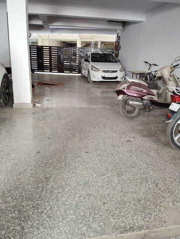 Parking in 2 BHK Builder Floor at Saket – for Rent