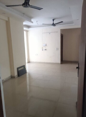 Bathroom in 3 BHK Apartment at Radicon Vedantam, Sector 16c Greater Noida – for Rent