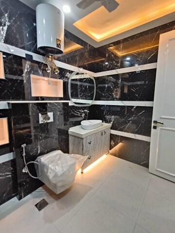 Master Bedroom in 1 BHK Builder Floor at Palam Vihar Residents Association, Palam Vihar – for Rent