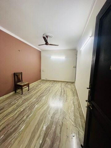 Room in 2 BHK Builder Floor at Saket – for Rent