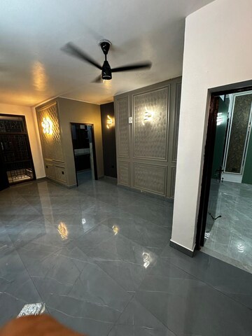 Room in 3 BHK Builder Floor at Ansal Sushant Lok I, Sector 43 – for Sale
